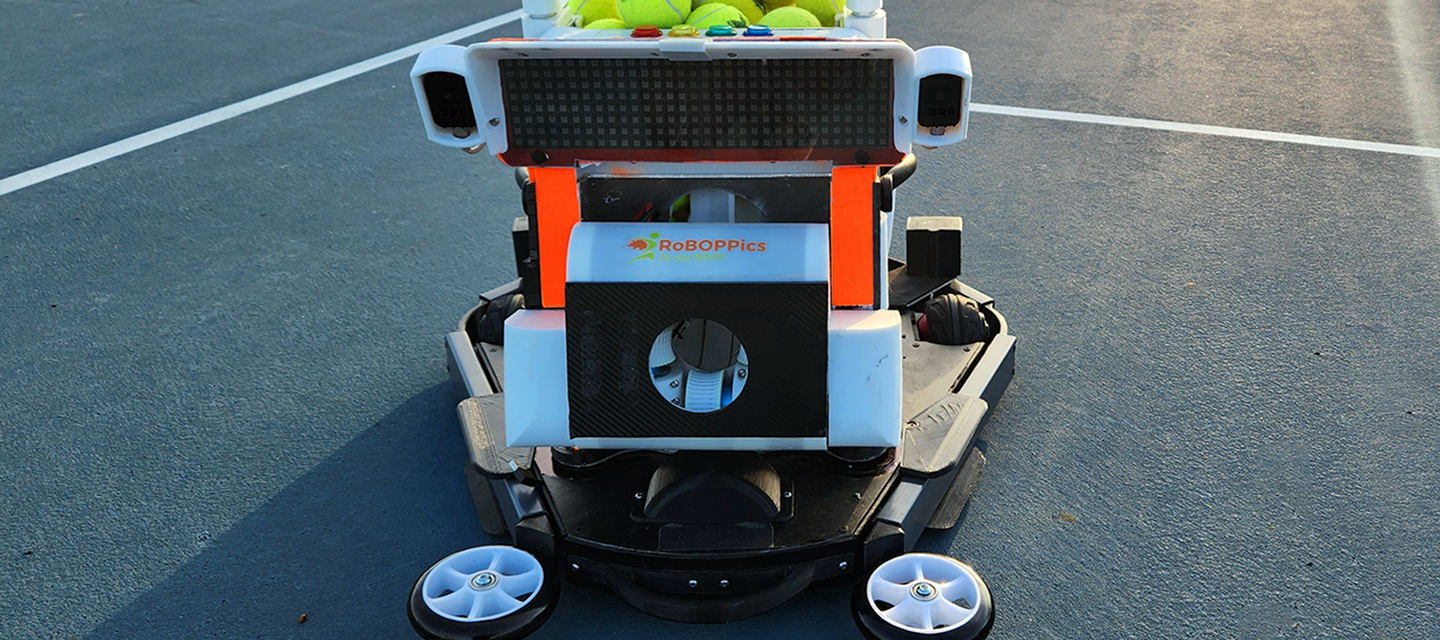 Front view of the BallBOPPer robot